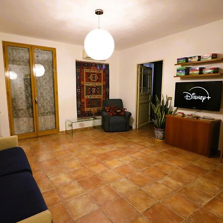 Ferienwohnung Area 52 Storia Ed Eleganza Vicino Ai Teatri Palermo Exterior foto