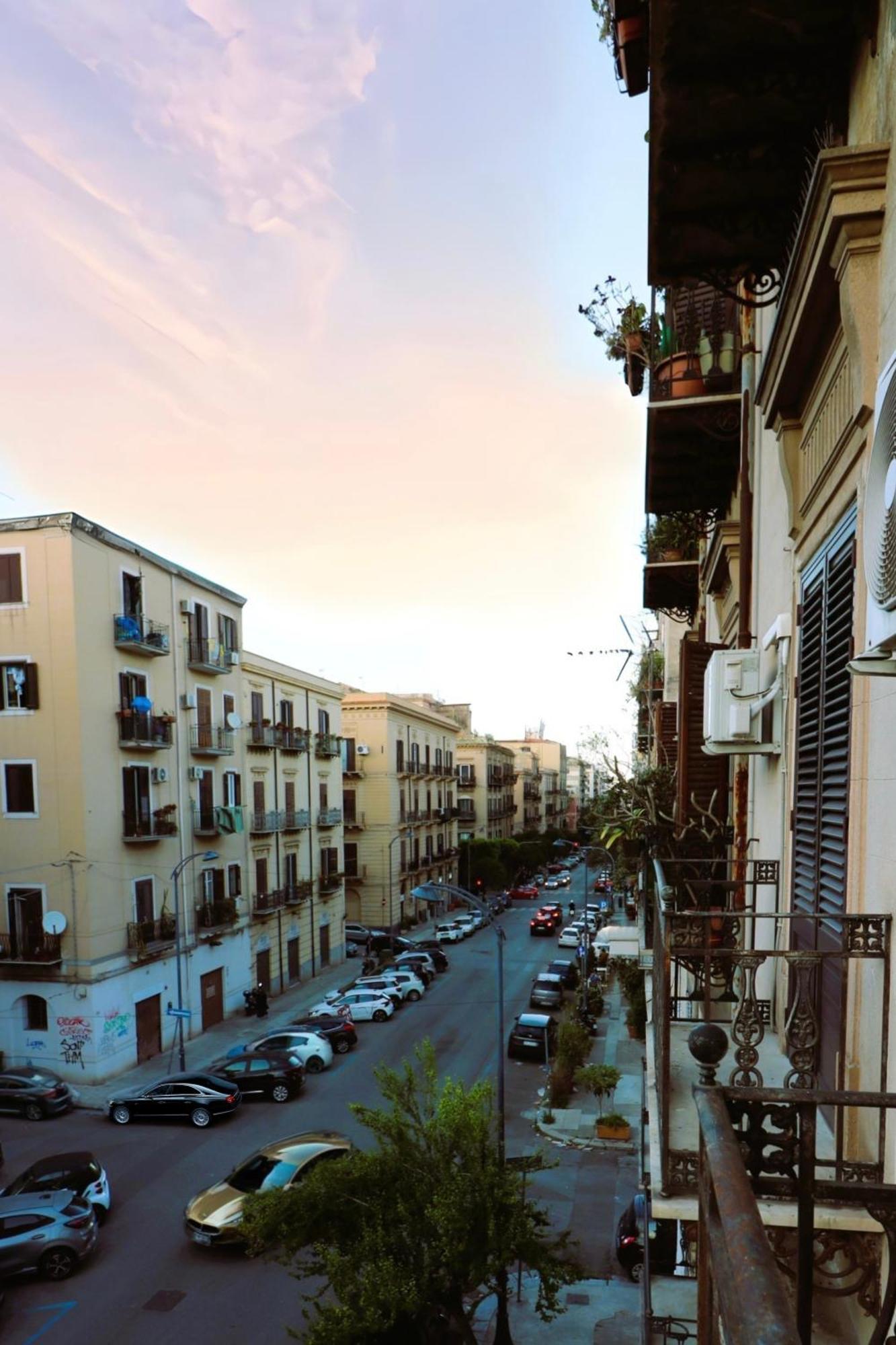 Ferienwohnung Area 52 Storia Ed Eleganza Vicino Ai Teatri Palermo Exterior foto